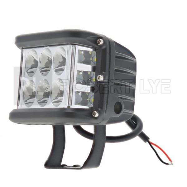 Phare de travail rectangle 6 Leds type CREE + 6 Leds latérales - 9/32 volts  - L 98 x H 76 x Ep 82 mm - IP67 - Robert-Lye